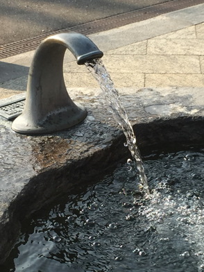 Wasser_Brunnen_Magliaso.jpg